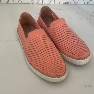 UGG Sammy Breeze Slip‎ On in Beverly Pink Engineered Knit Lightweight Ventilated